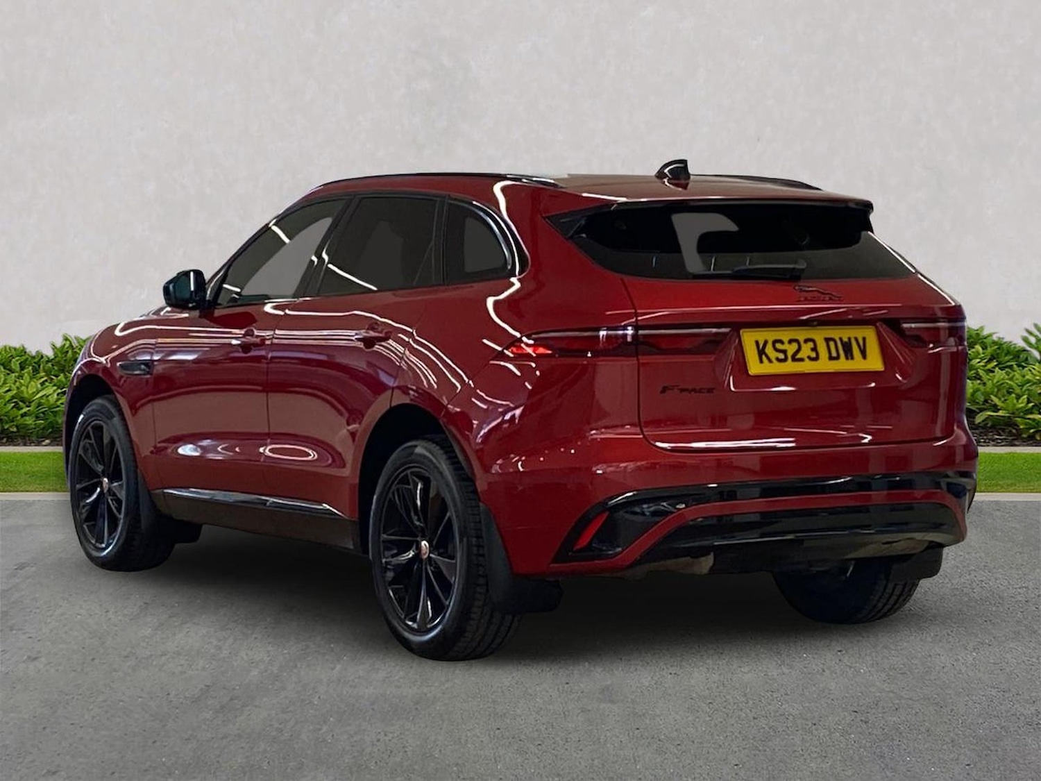 Used Jaguar F-Pace 2023 for sale - 78176496: Photo 2