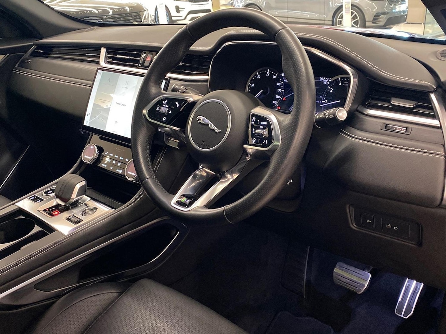 Used Jaguar F-Pace 2023 for sale - 78176496: Photo 31