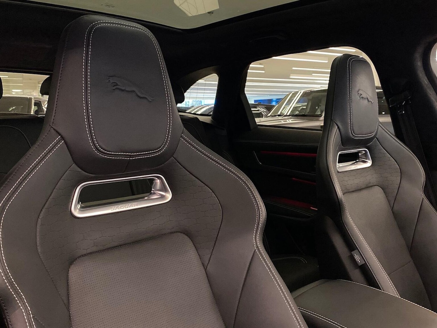 Used Jaguar F-Pace 2023 for sale - 76536651: Photo 31