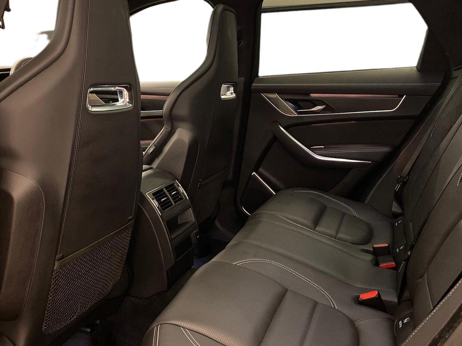 Used Jaguar F-Pace 2023 for sale - 76536651: Photo 4