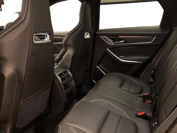 Used Jaguar F-Pace 2023 for sale - 76536651: Photo