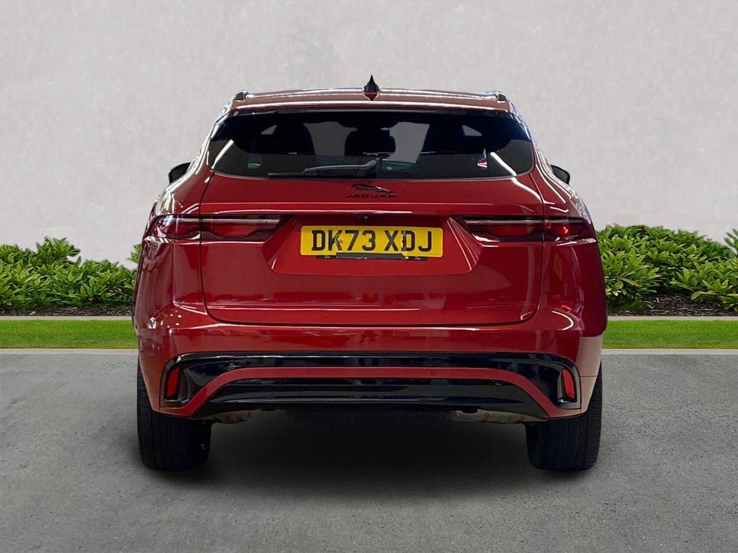 Used Jaguar F-Pace 2023 for sale - 76536651: Photo 6