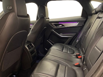 Used Jaguar F-Pace 2023 for sale - 76324626: Photo 4