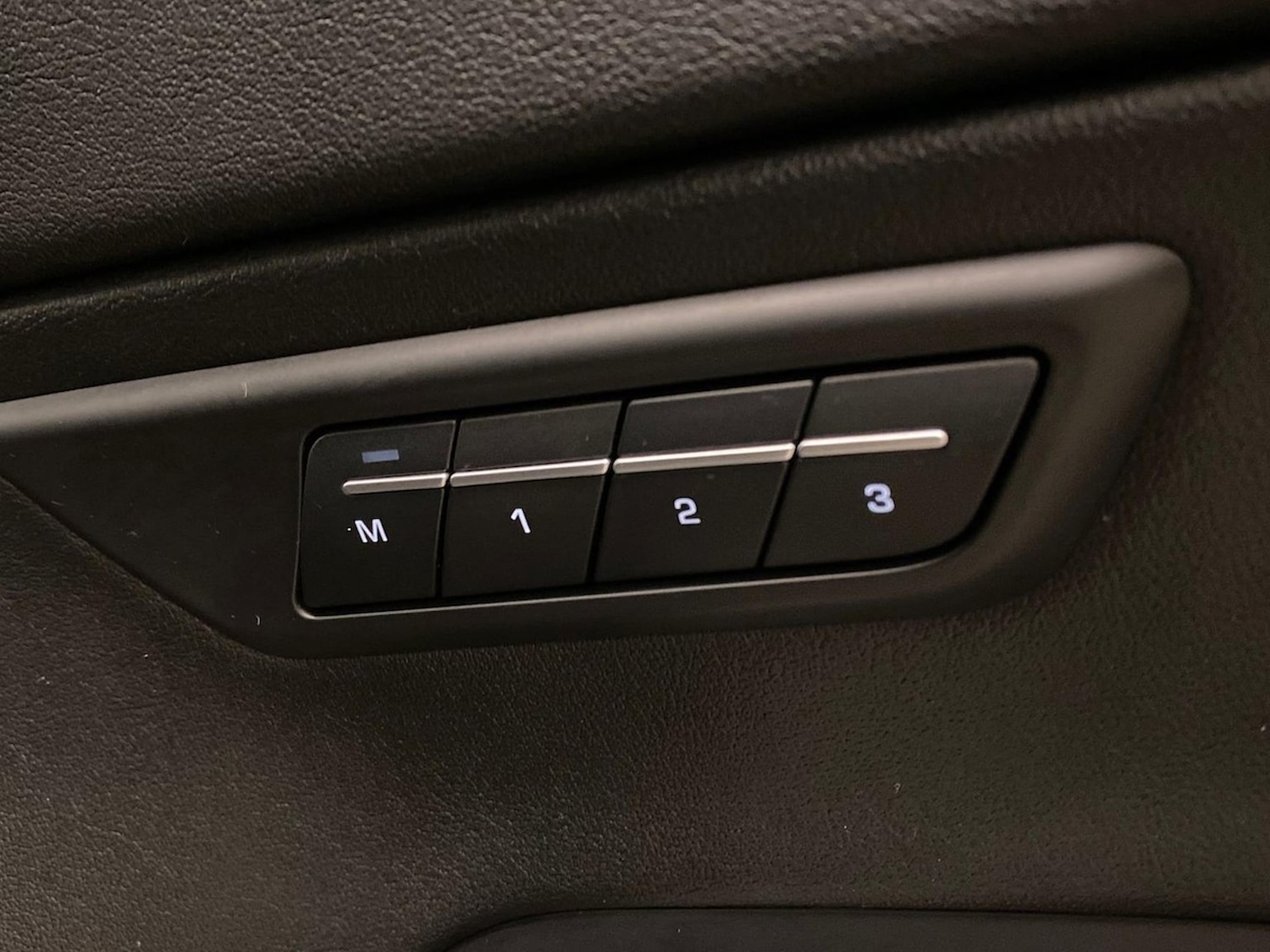 Used Jaguar E-Pace 2022 for sale - 76357885: Photo 31