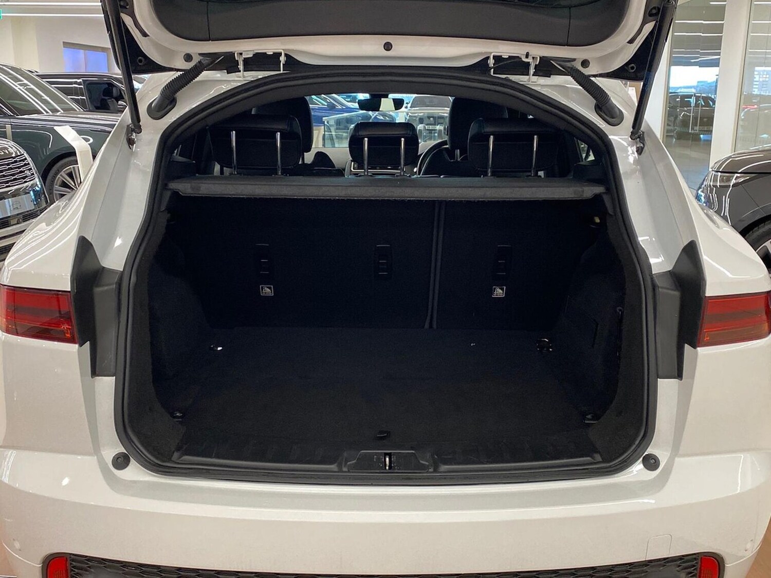 Used Jaguar E-Pace 2018 for sale - 76735524: Photo 10