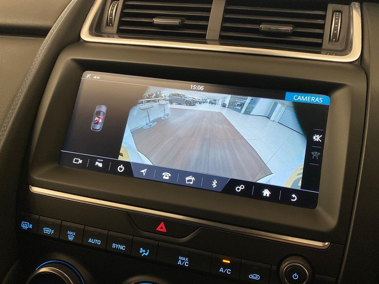 Used Jaguar E-Pace 2018 for sale - 76735524: Photo 12