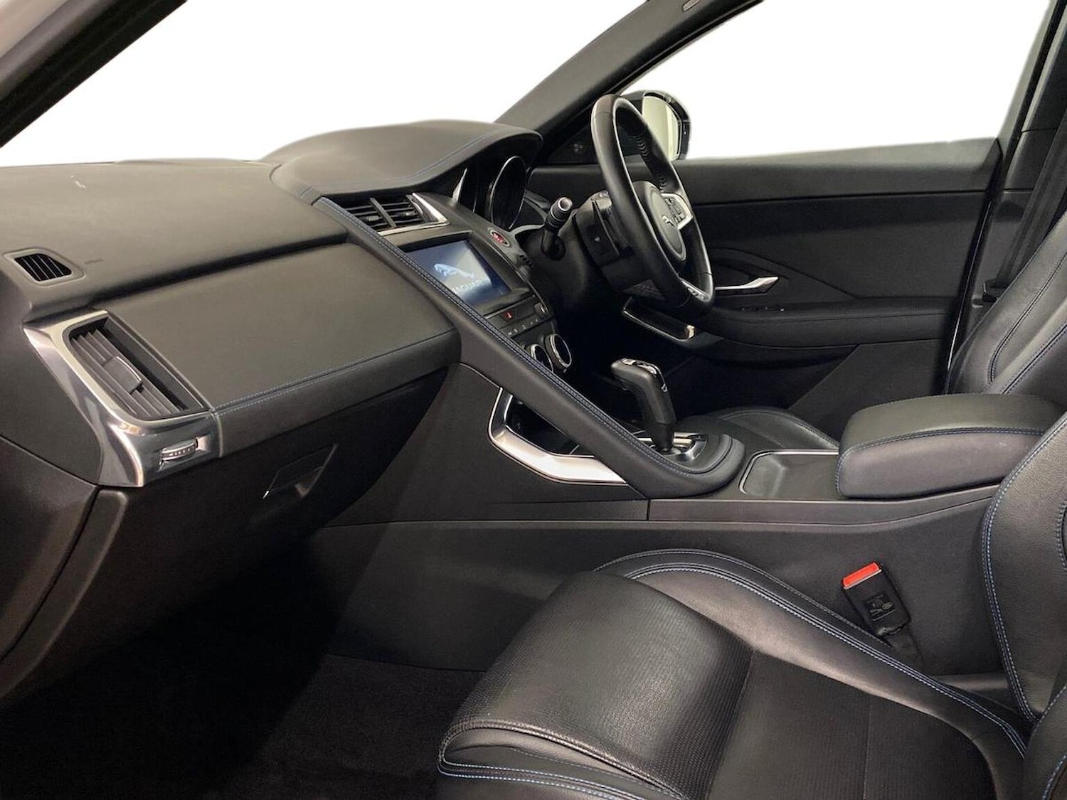 Used Jaguar E-Pace 2018 for sale - 76735524: Photo 3