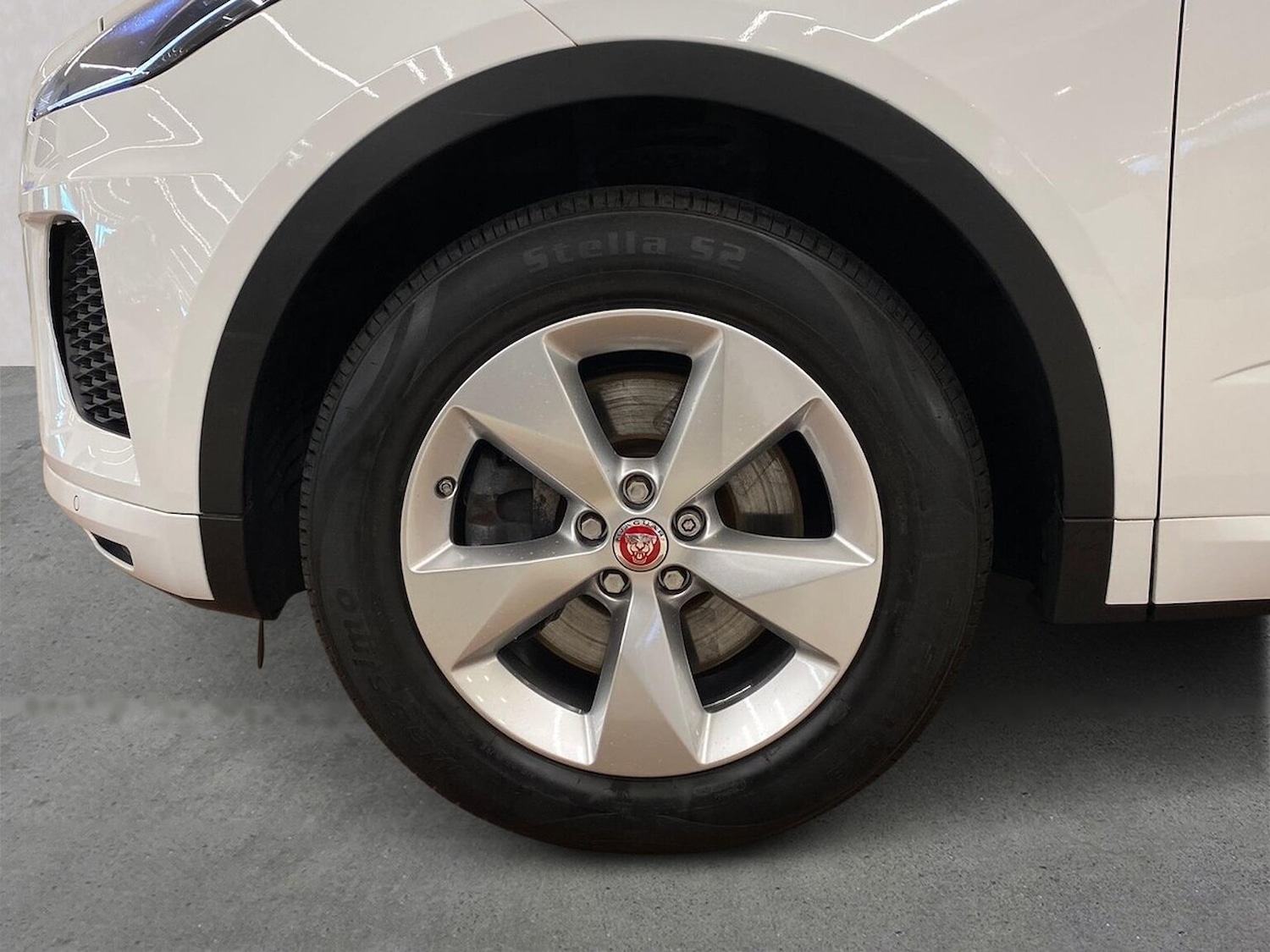 Used Jaguar E-Pace 2018 for sale - 76735524: Photo 8