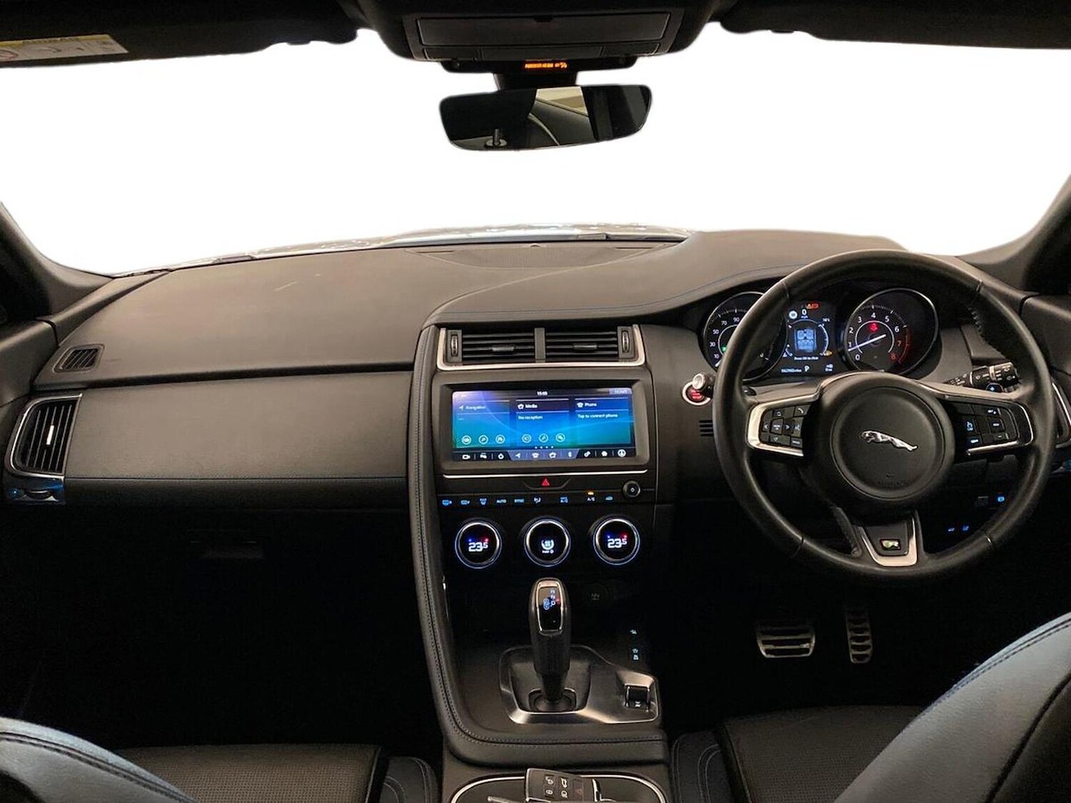 Used Jaguar E-Pace 2018 for sale - 76735524: Photo 9