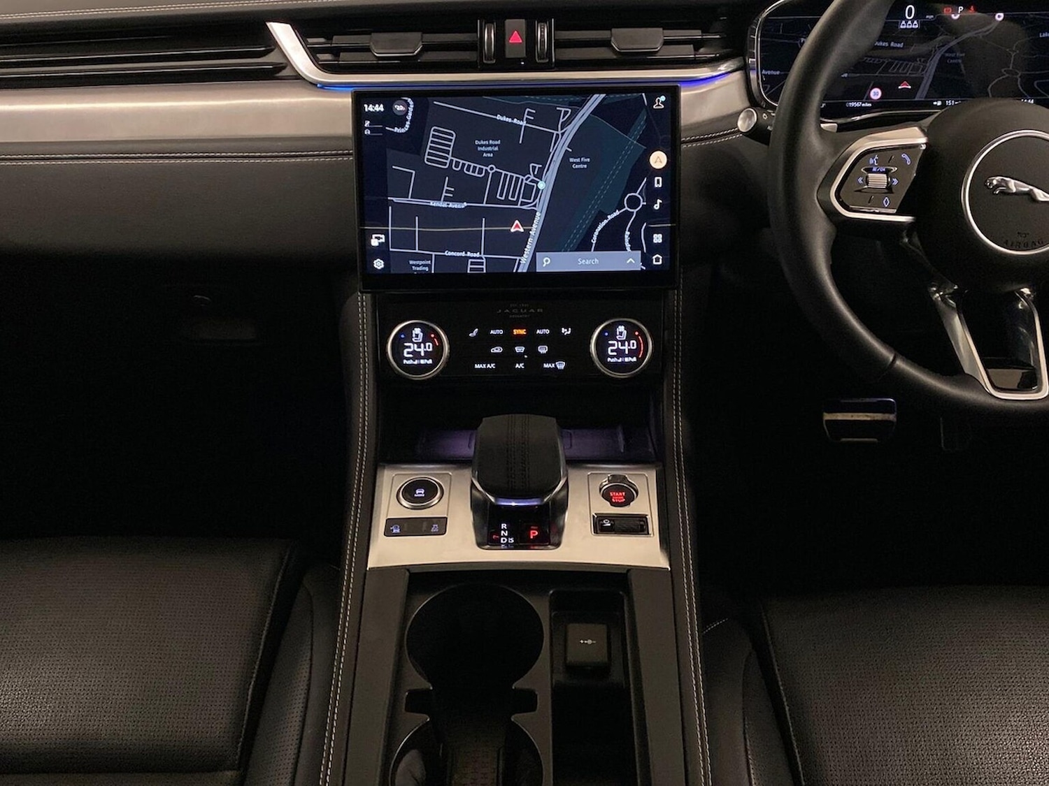 Used Jaguar F-Pace 2023 for sale - 76164947: Photo 14