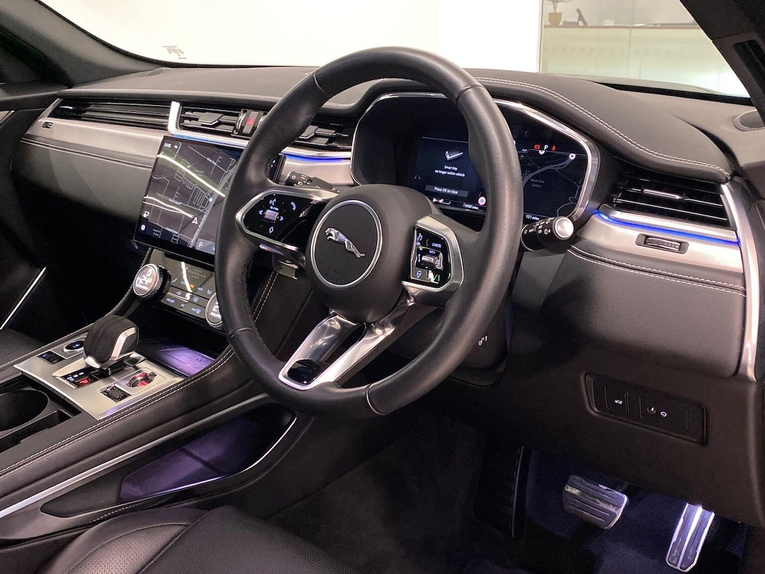 Used Jaguar F-Pace 2023 for sale - 76164947: Photo 38