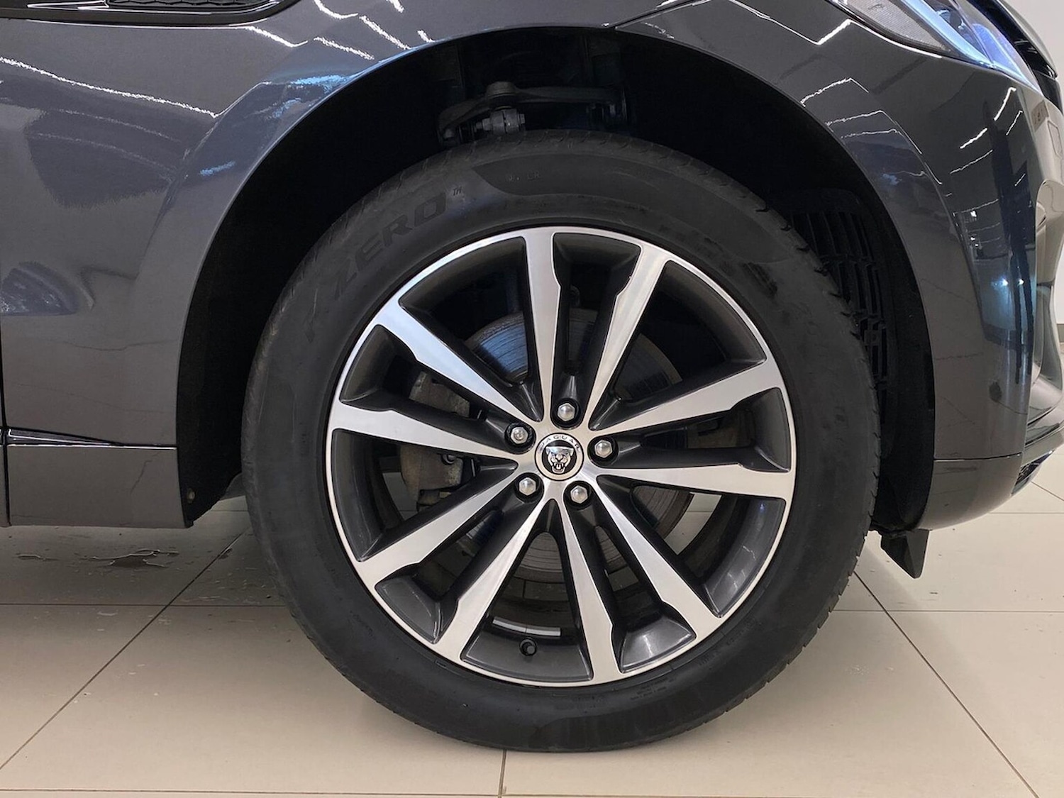 Used Jaguar F-Pace 2023 for sale - 76164947: Photo 8