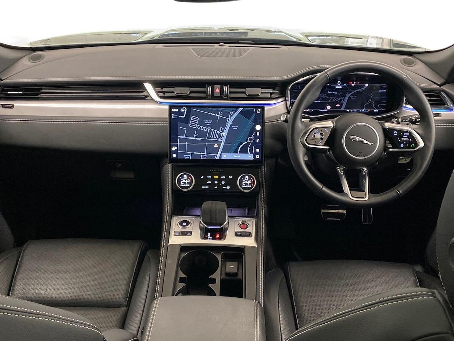 Used Jaguar F-Pace 2023 for sale - 76164947: Photo 9