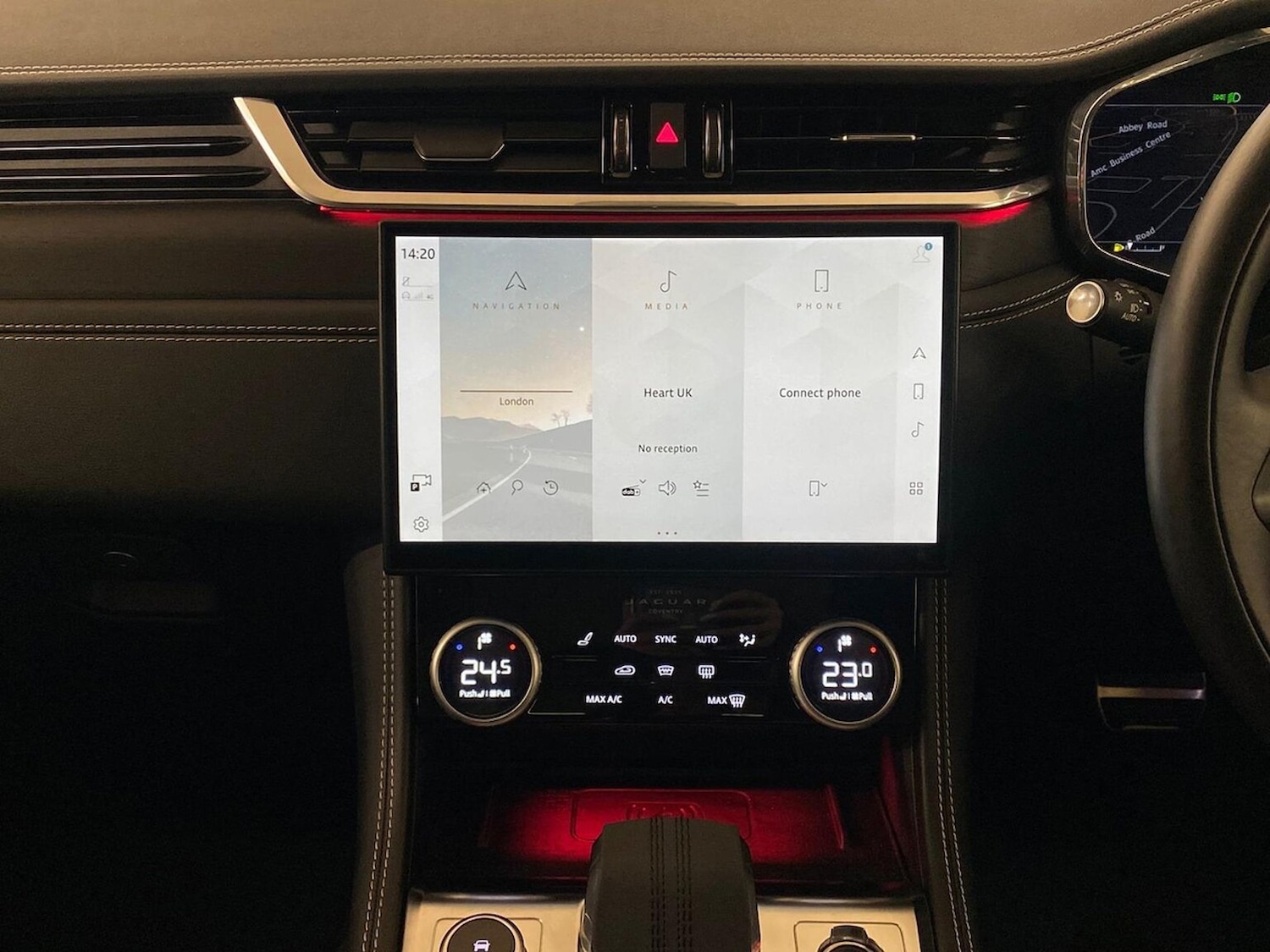 Used Jaguar F-Pace 2023 for sale - 76918983: Photo 14