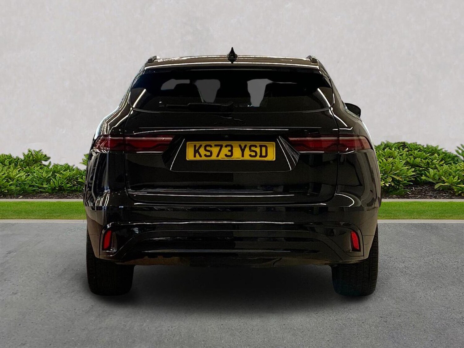 Used Jaguar F-Pace 2023 for sale - 76918983: Photo 6