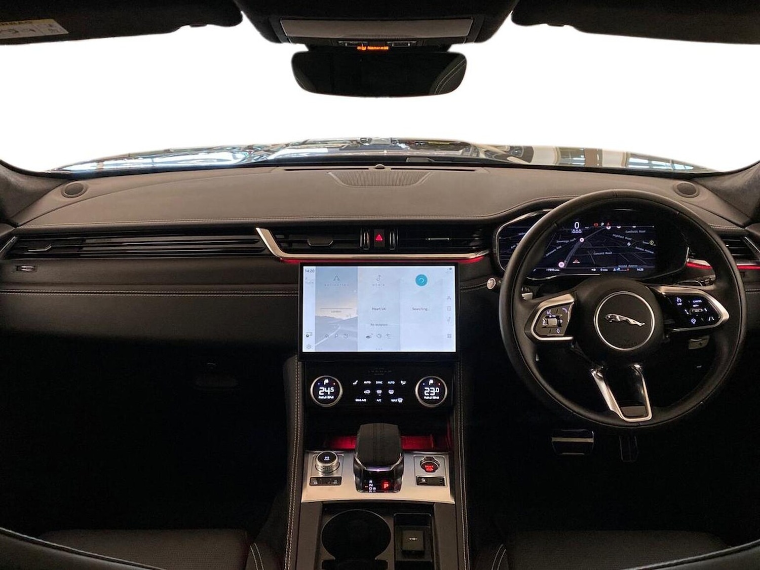 Used Jaguar F-Pace 2023 for sale - 76918983: Photo 9