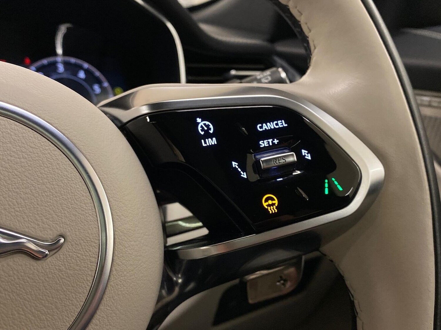 Used Jaguar F-Pace 2023 for sale - 77487597: Photo 33