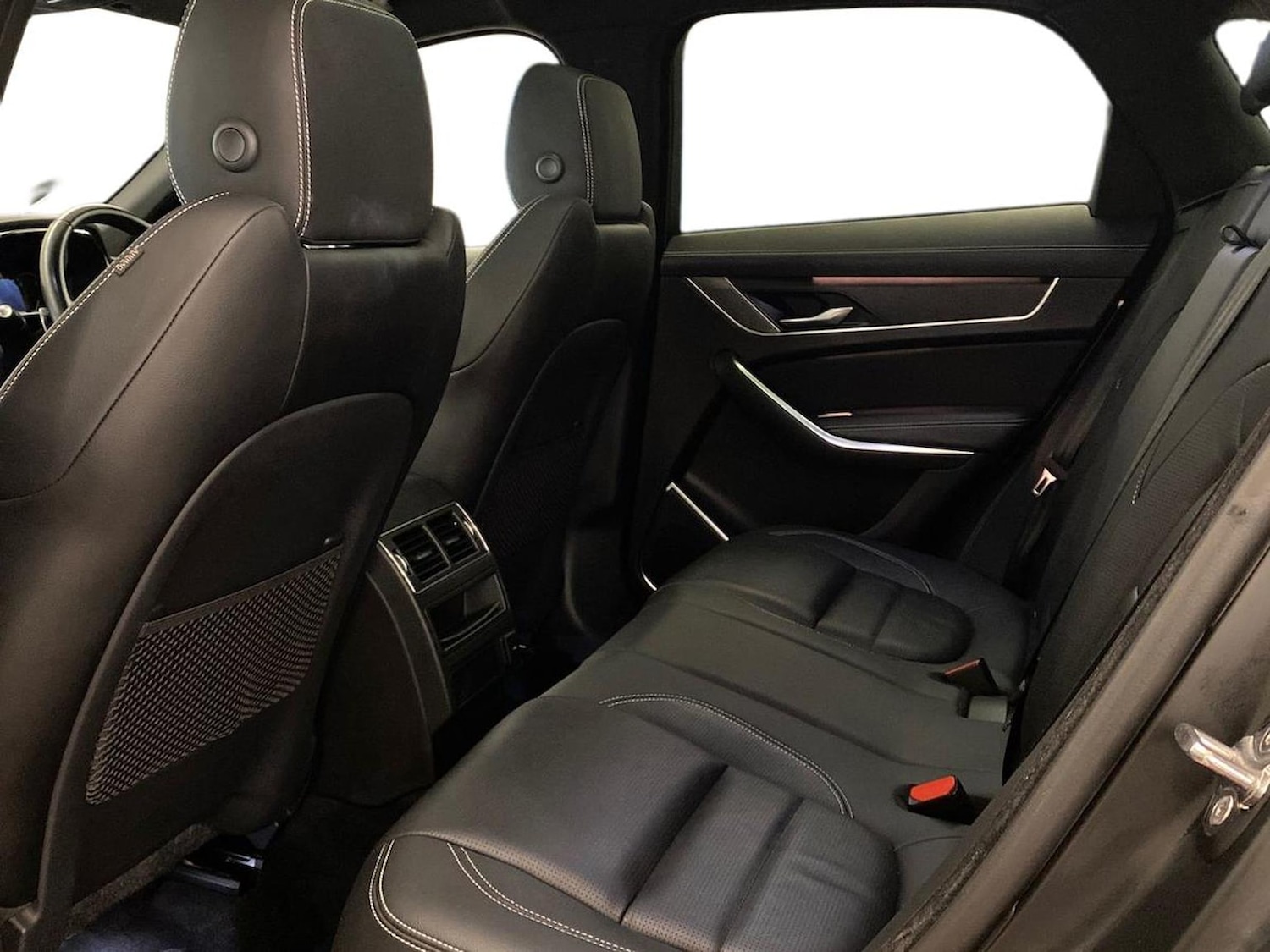 Used Jaguar F-Pace 2023 for sale - 77487638: Photo 4