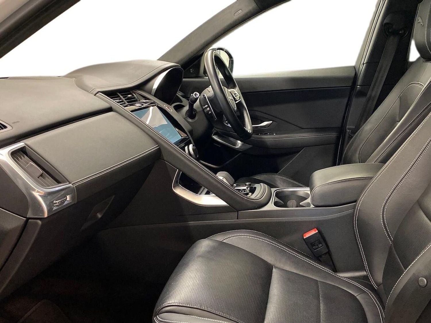 Used Jaguar E-Pace 2021 for sale - 76924621: Photo 3