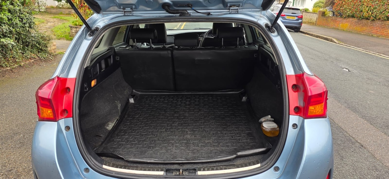 Used Toyota Auris 2013 for sale - 77791708: Photo 3