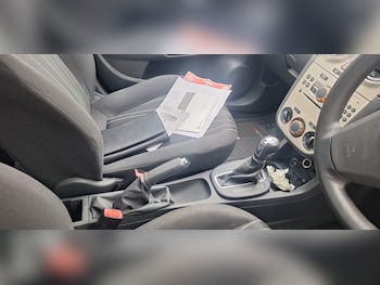 Used Vauxhall Corsa 2008 for sale - 76273789: Photo 3