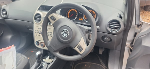 Used Vauxhall Corsa 2008 for sale - 76273789: Photo 4