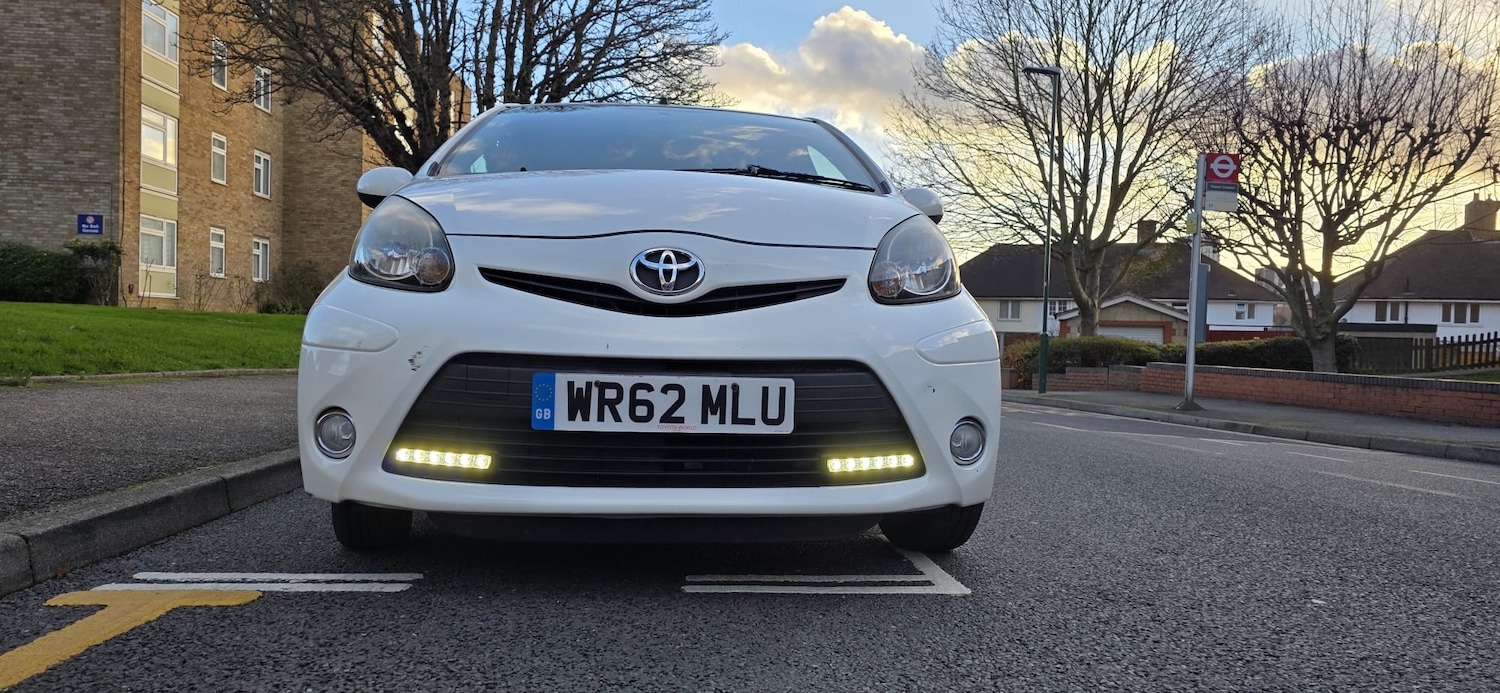 Used Toyota AYGO 2013 for sale - 76905207: Photo 10