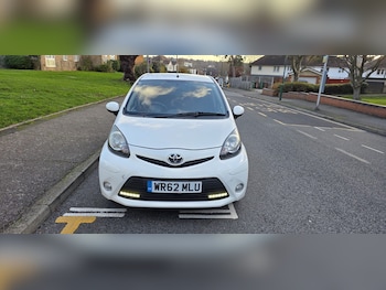 2013 (62) - 1.0 VVT-i Fire 5dr [AC]