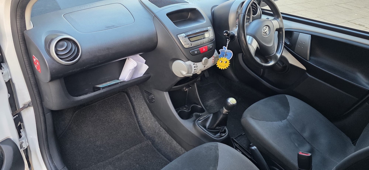 Used Toyota AYGO 2013 for sale - 76905207: Photo 3