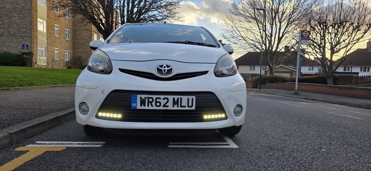 Used Toyota AYGO 2013 for sale - 76905207: Photo 4
