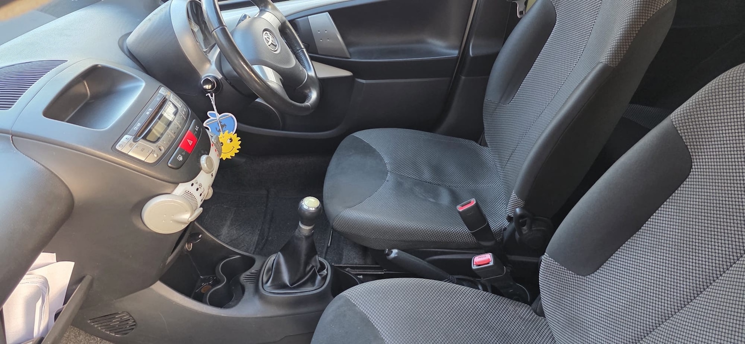 Used Toyota AYGO 2013 for sale - 76905207: Photo 7