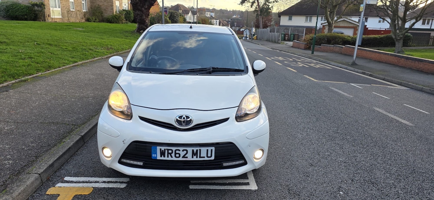 Used Toyota AYGO 2013 for sale - 76905207: Photo 8