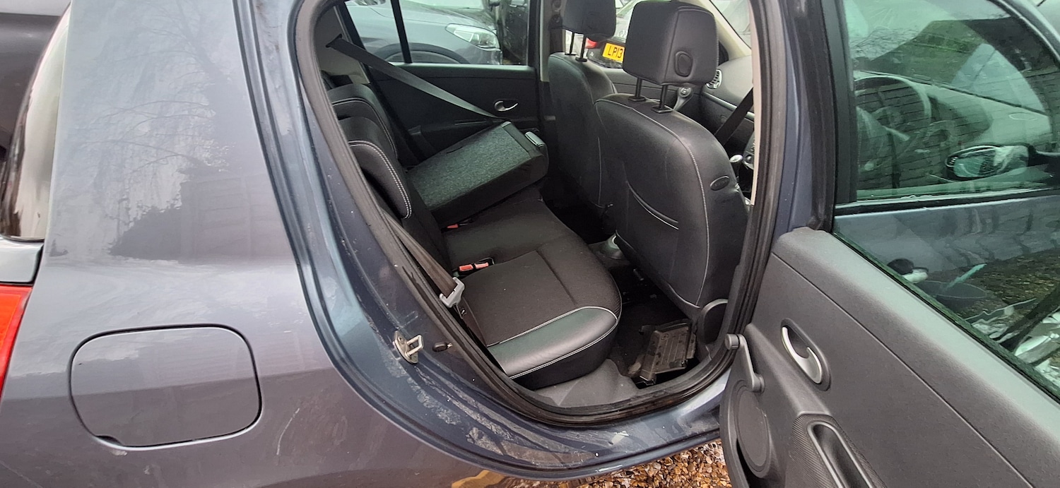 Used Renault Clio 2009 for sale - 77023525: Photo 4