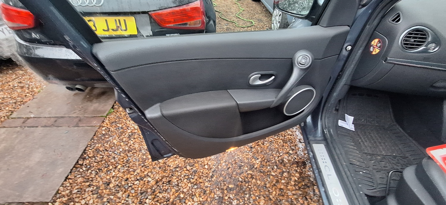 Used Renault Clio 2009 for sale - 77023525: Photo 7