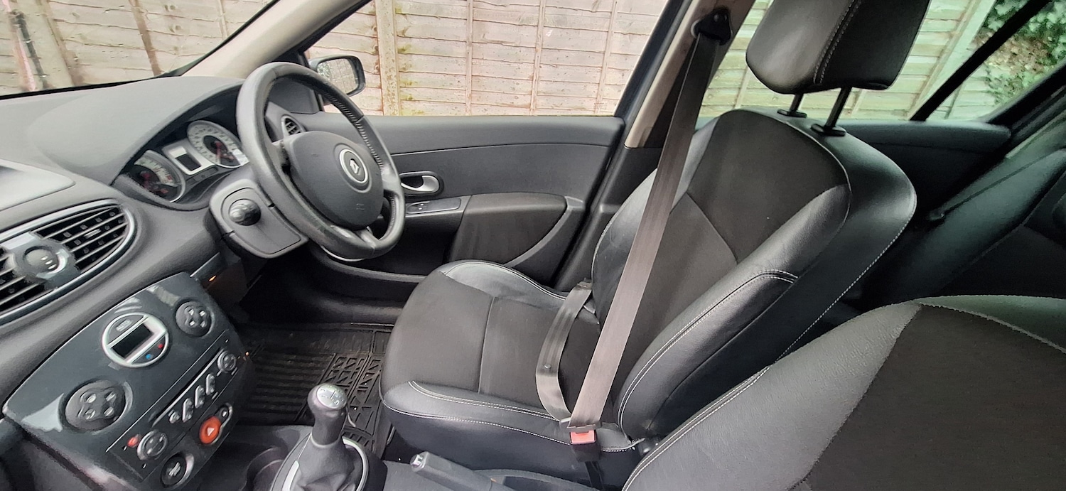 Used Renault Clio 2009 for sale - 77023525: Photo 8