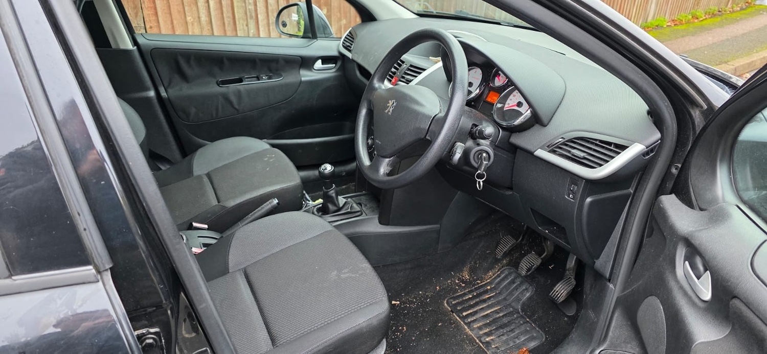 Used Peugeot 207 2010 for sale - 76668317: Photo 10