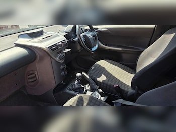 Used Toyota IQ 2009 for sale - 76972976: Photo