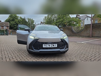 Used Toyota C-HR 2024 for sale - 75566012: Photo
