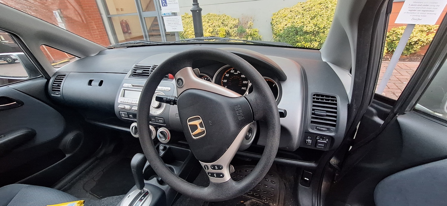 Used Honda Jazz 2004 for sale - 76505099: Photo 5