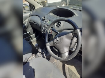 Used Toyota Yaris 2005 for sale - 78484764: Photo