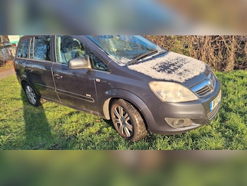 2010 (10) - 1.6i [115] Design 5dr