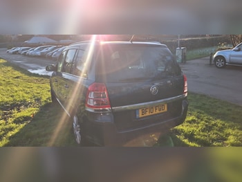 Used Vauxhall Zafira 2010 for sale - 77096100: Photo