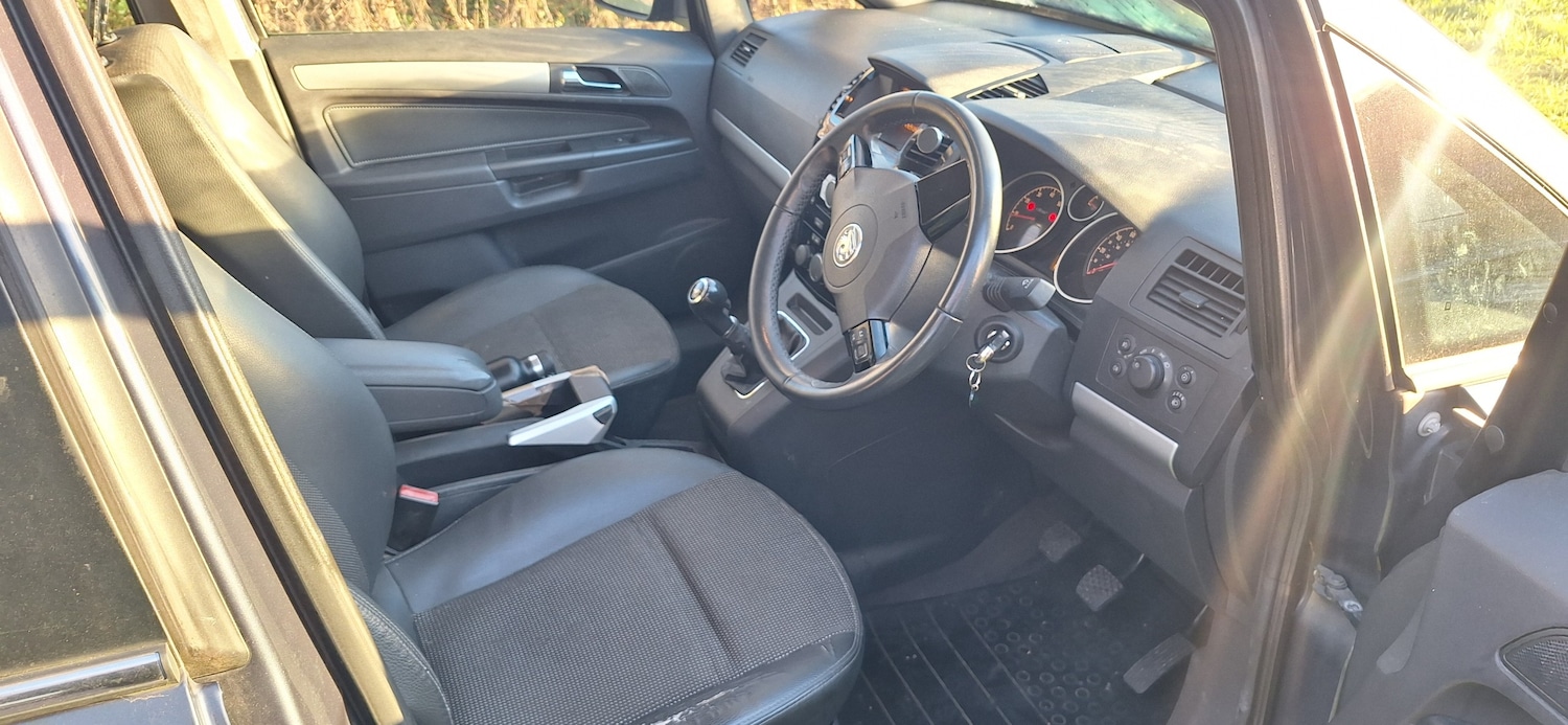 Used Vauxhall Zafira 2010 for sale - 77096100: Photo 4