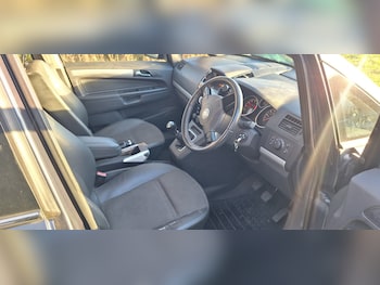 Used Vauxhall Zafira 2010 for sale - 77096100: Photo