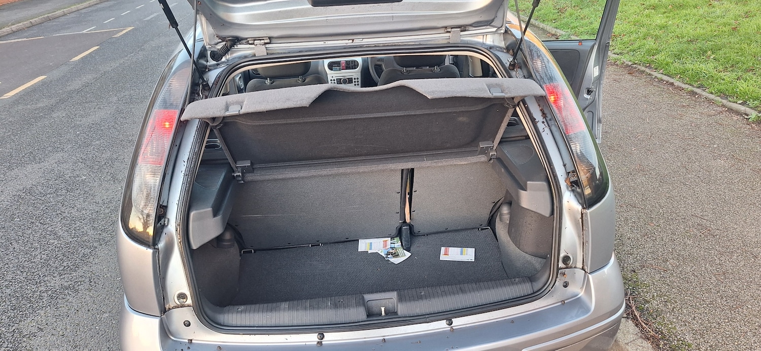 Used Vauxhall Corsa 2006 for sale - 77013970: Photo 8