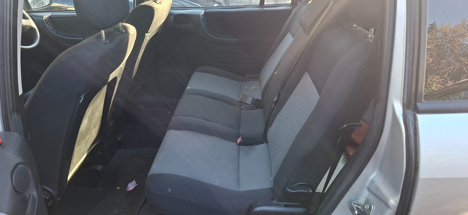 Used Vauxhall Zafira 2004 for sale - 77673990: Photo 7