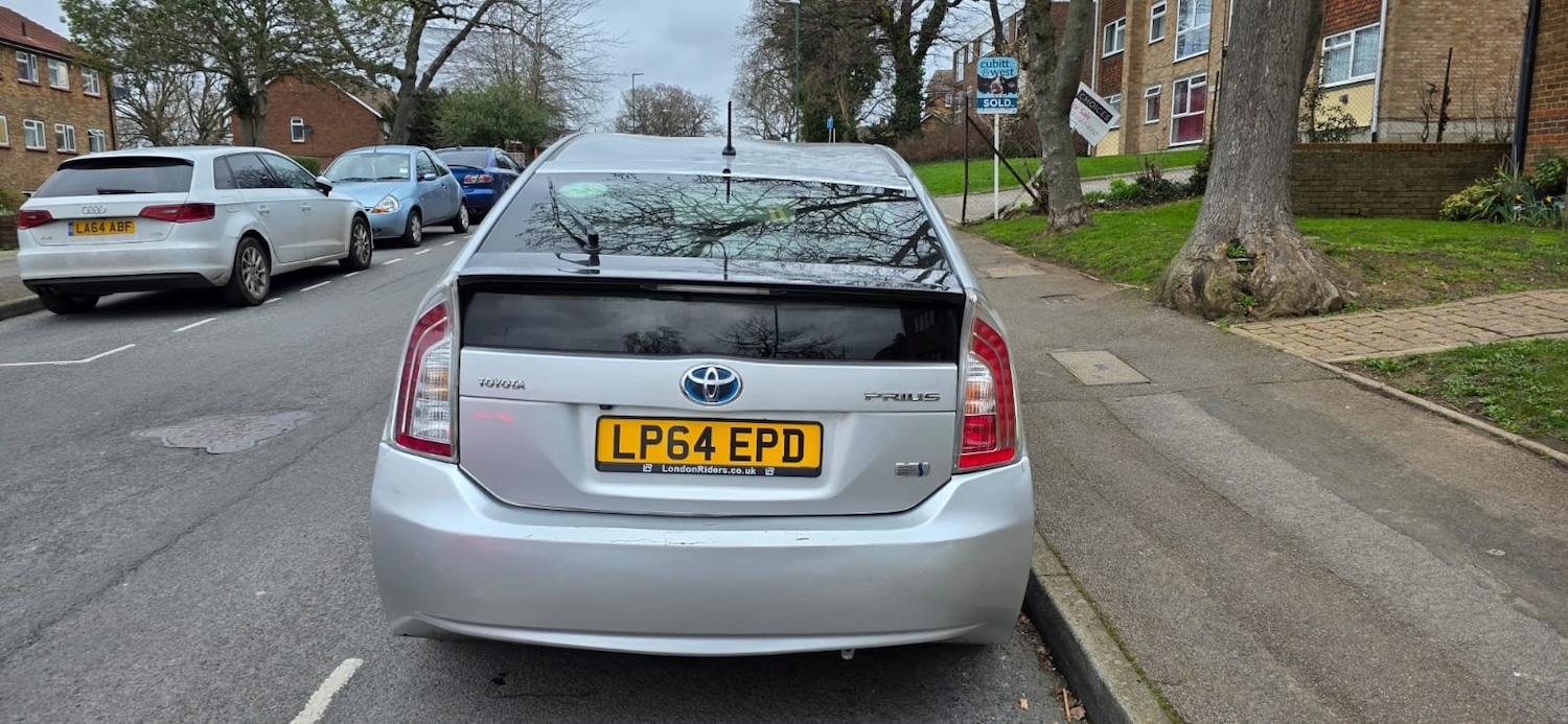 Used Toyota Prius 2015 for sale - 77931753: Photo 5