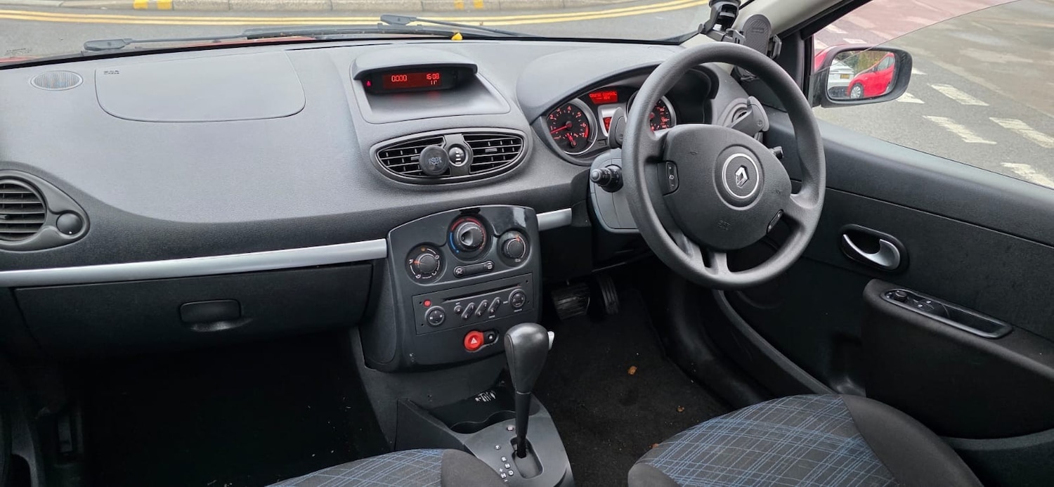 Used Renault Clio 2009 for sale - 76724069: Photo 13