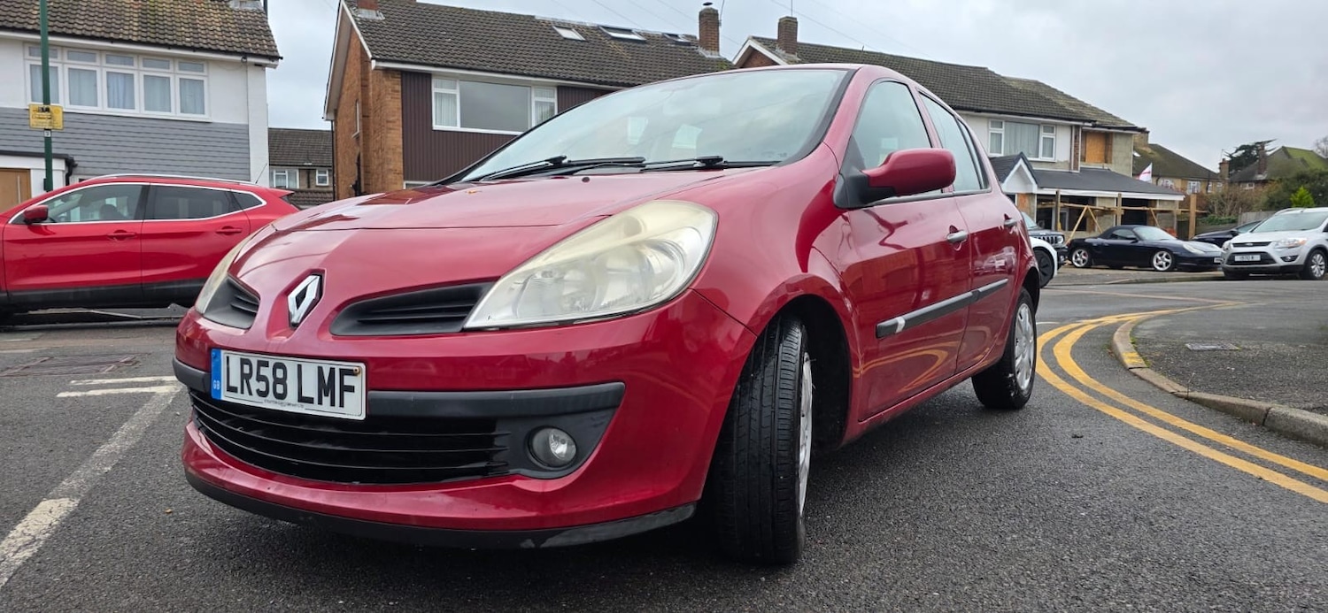 Used Renault Clio 2009 for sale - 76724069: Photo 2