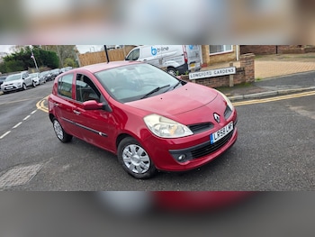Used Renault Clio 2009 for sale - 76724069: Photo